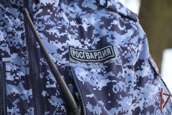 Вооруженный ножом мужчина напал на офис банка в Сургуте