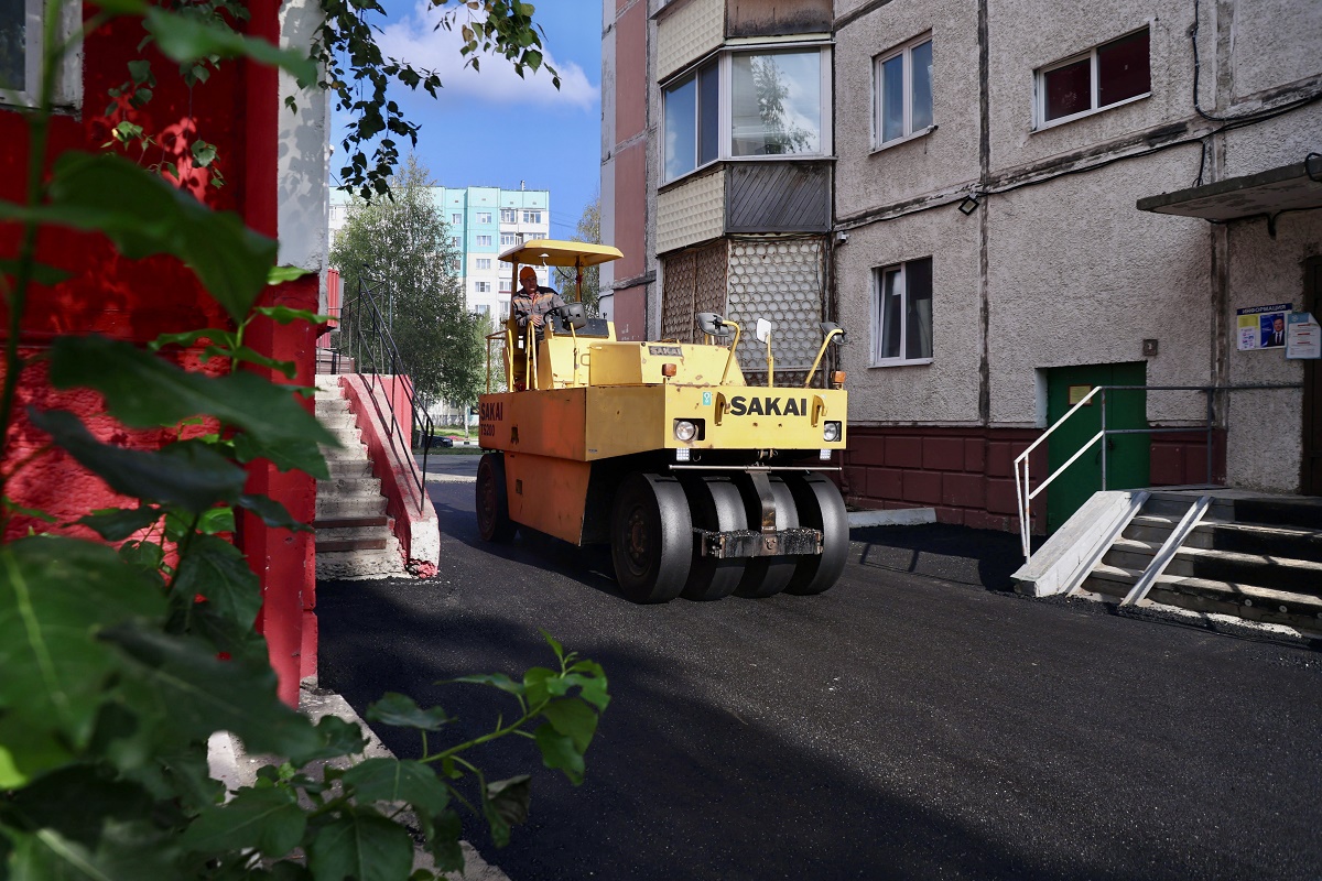 Власти Сургута напомнили, как приблизить ремонт придомовой территории