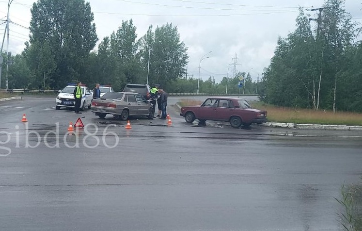 Из-за пьяного водителя в ДТП в Нижневартовске пострадала девушка 