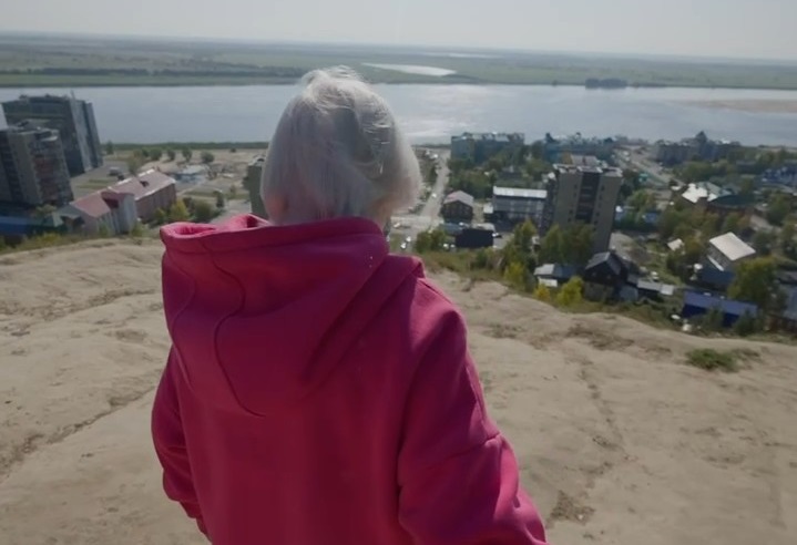 93-летняя тревел-блогер Бабушка Женя посетила Югру