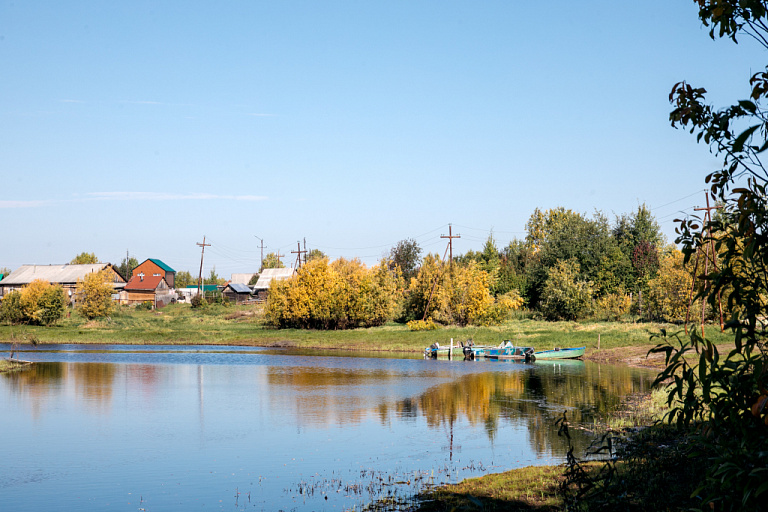 В ХМАО перевернулась моторная лодка, три человека погибли