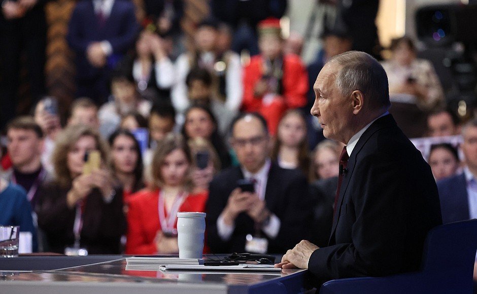 «Запугать Россию невозможно». Путин поблагодарил граждан за явку на выборах