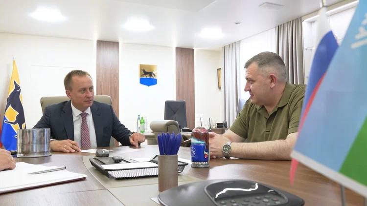 Участник СВО проведет встречи с молодежью и школьниками Сургута