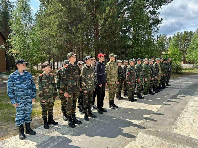 Снайперы, саперы, спецназовцы провели ряд встреч с юношами Сургутского района 