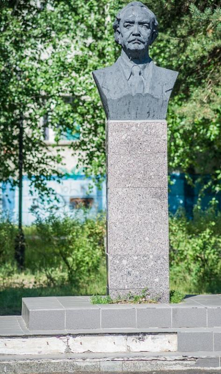 В Сургуте демонтировали памятник «болгарскому Ленину» – Георгию Димитрову