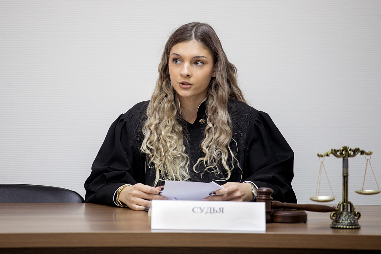 «Не виновен!» Студенты провели правовую игру в Сургутском городском суде