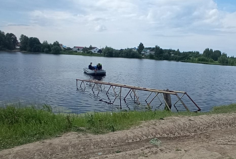 Спасатели Югры ищут тело утонувшего мужчины 
