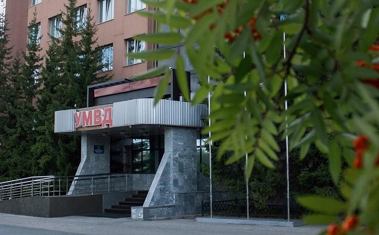 Студентка из Сургута работала курьером у мошенников 