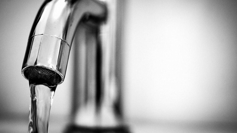 Центр Сургута остался без горячей воды на две недели