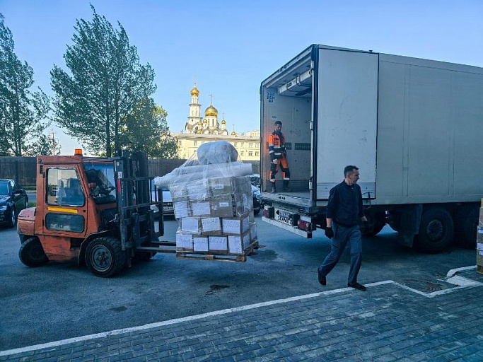 Из Сургута отправили в зону СВО 20-тонную фуру с грузом