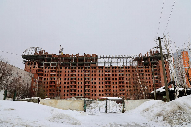 Детский сад мешает завершить известный долгострой в Сургуте