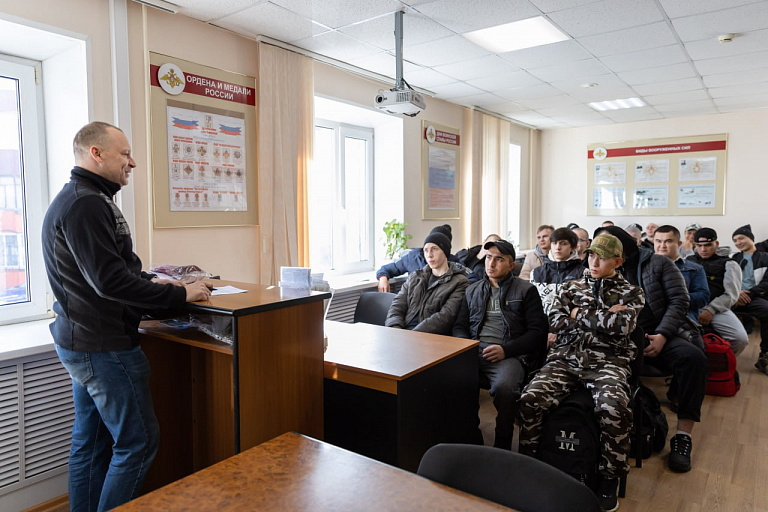 В Сургуте завершился весенний призыв: 500 молодых людей отправятся служить Родине