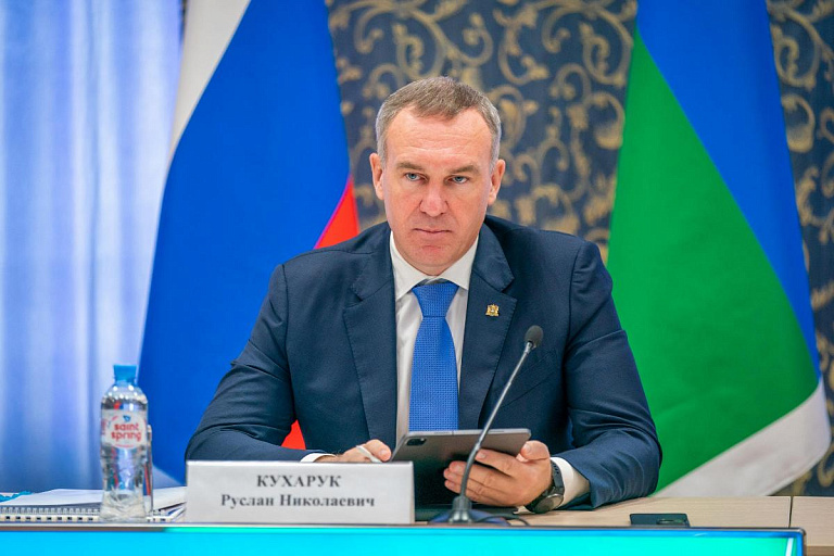 Руслан Кухарук открыл августовское совещание педагогических работников Югры