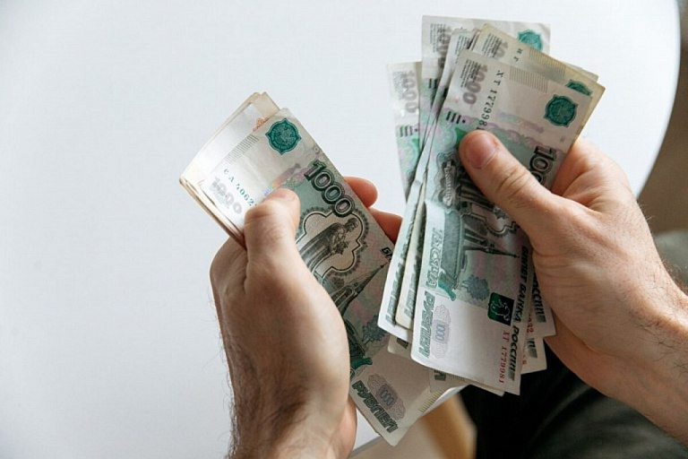 В Сургуте осудили курьера мошенников за кражу 50 млн рублей у пенсионеров