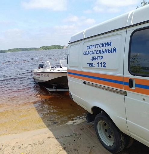 Спасатели Сургута вытащили тонущего мужчину из реки Черная