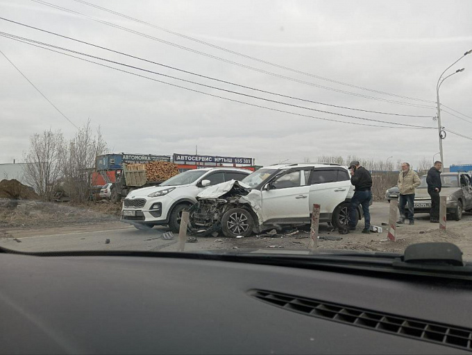 В массовом ДТП в Нижневартовске пострадали три человека