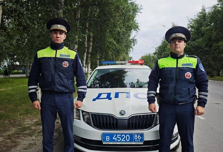 В Нижневартовске госавтоинспекторы и спасатели вытащили из реки нетрезвую женщину