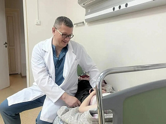 Сургутские врачи спасли ребенка, который опрокинул на себя кастрюлю с кипятком