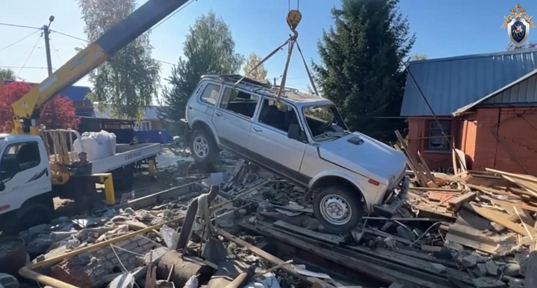В ХМАО взорвался гараж: человек внутри чудом не пострадал