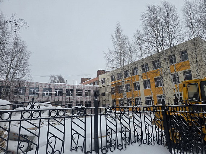 В Сургуте капремонт одной из старейших школ завершат к маю