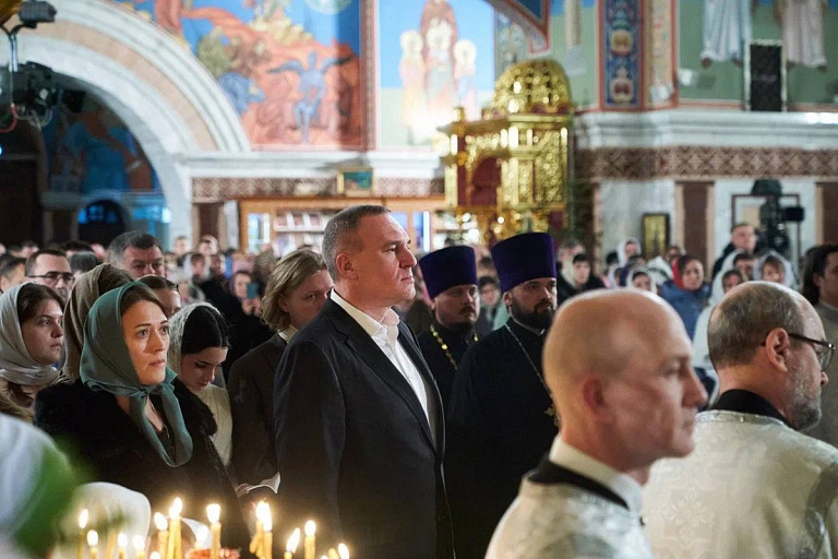 Руслан Кухарук поздравил жителей Югры с Рождеством Христовым